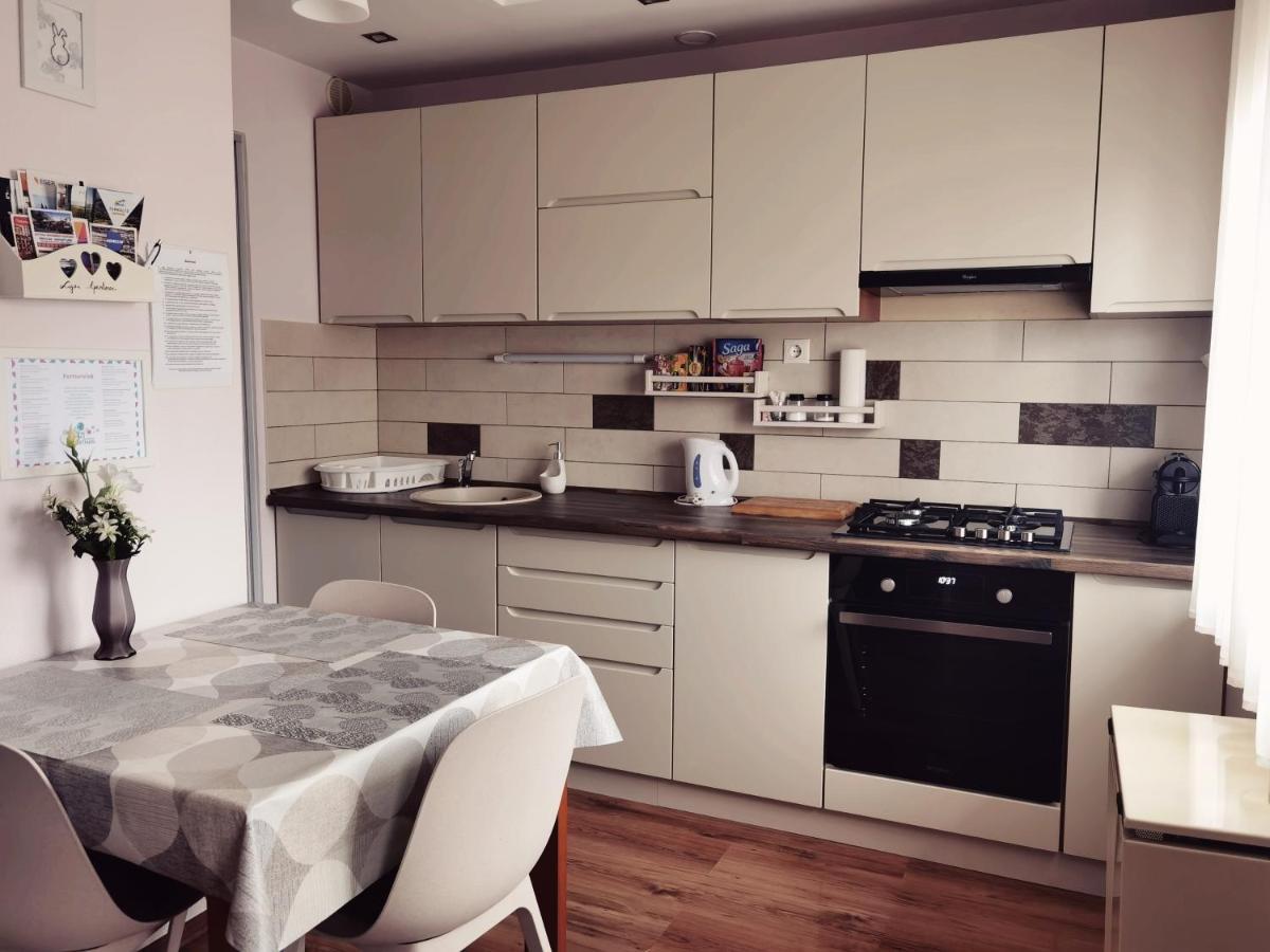 Lujzi Apartman Eger Esterno foto