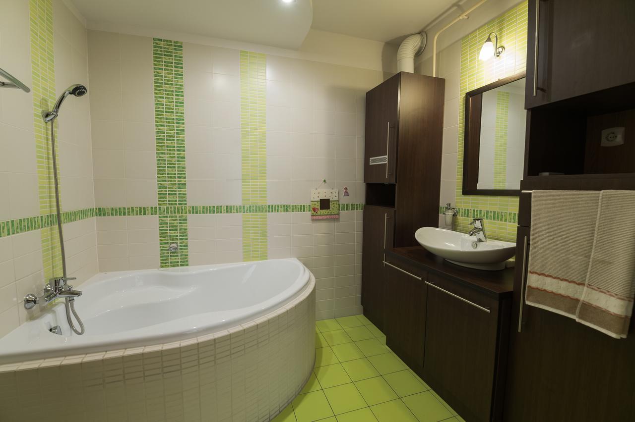Lujzi Apartman Eger Esterno foto
