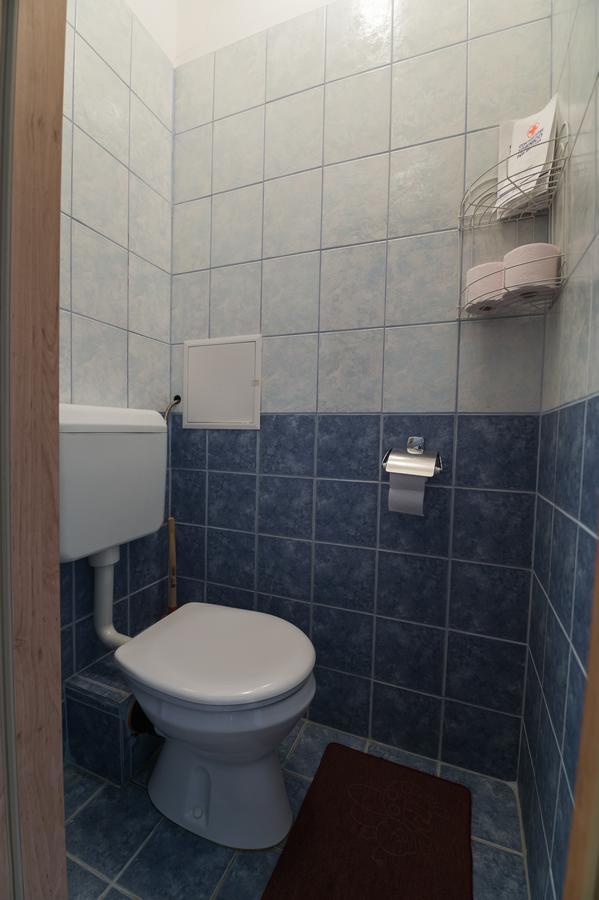 Lujzi Apartman Eger Esterno foto