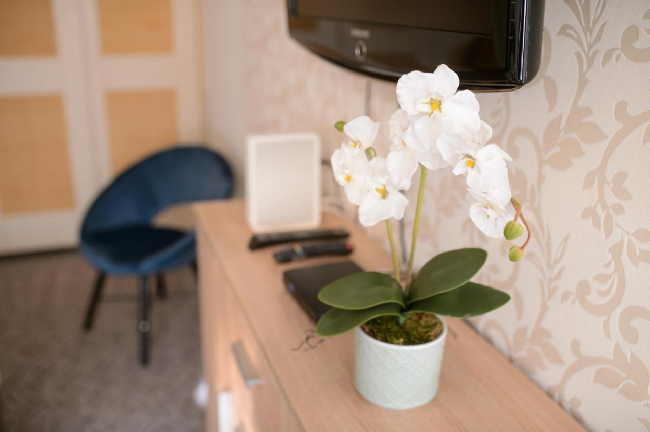 Lujzi Apartman Eger Esterno foto