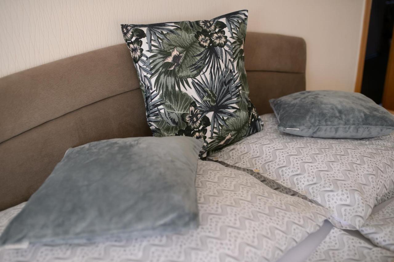 Lujzi Apartman Eger Esterno foto